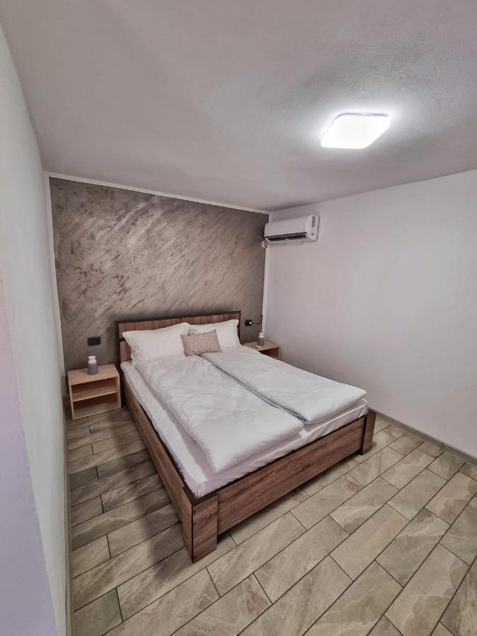 Cabana Varad Coronini Moldova Veche Zewnętrze zdjęcie